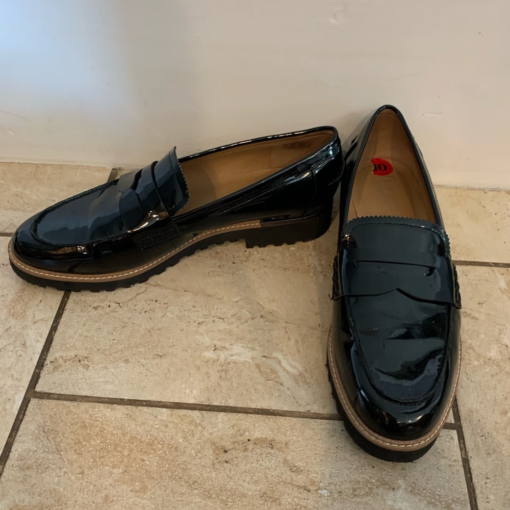 Black patent leather Loafer